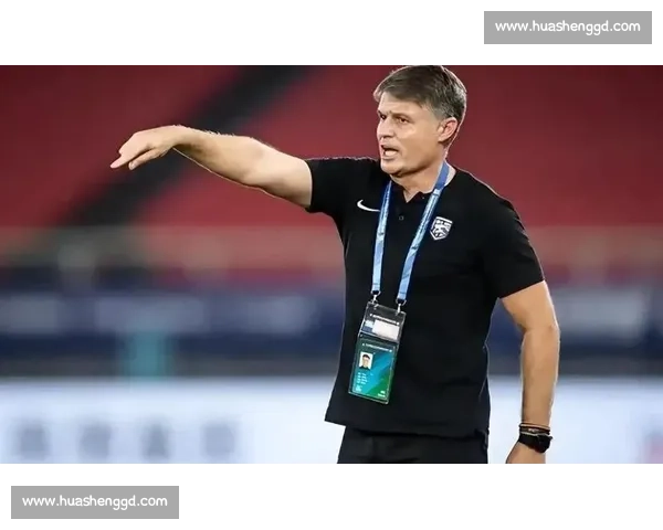 邓卓翔抵深备战:训练安排紧凑,状态饱满迎接关键战 邓卓翔抵深备战:训练安排紧凑,状态饱满迎接关键战