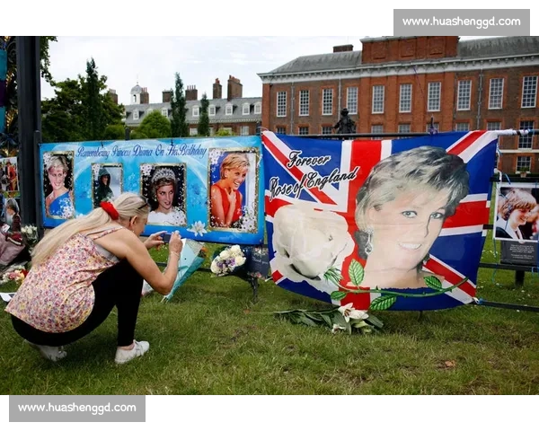 印城同袍！哈利现身小马揭幕战现场助威